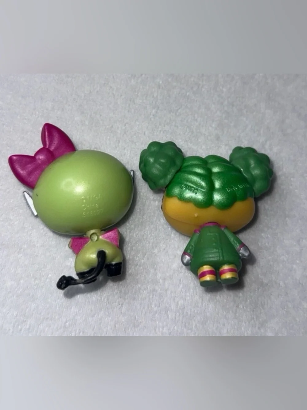 Cute Green Pink Heart Vinyl Collectible Figure Set
